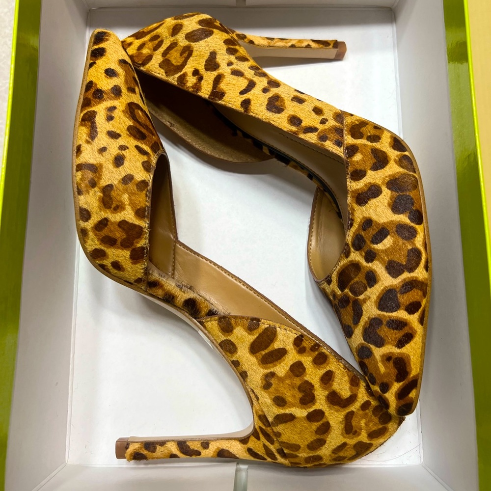 Gianni Bini calf hair leopard print heels